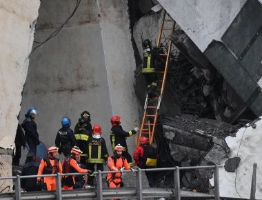 Γένοβα: Σκηνές «Αποκάλυψης» από την πτώση της γέφυρας - 35 νεκροί - Η πόλη «κόπηκε» στα δύο! (βίντεο, φώτο)